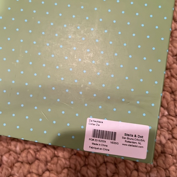 Retired Stella & Dot Zia Necklace- new in box - Picture 4 of 4